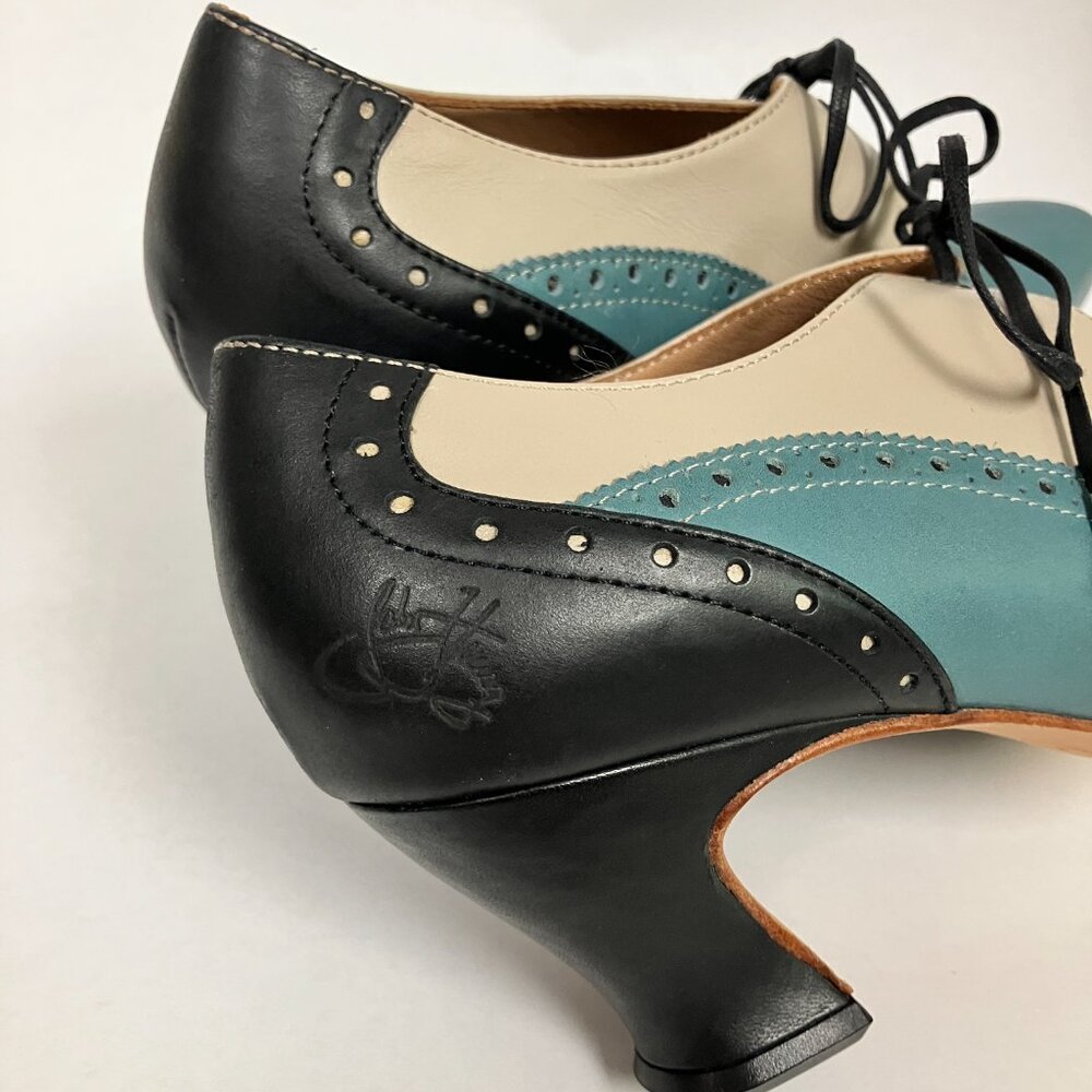 *NEVER WORN* Fluevog 2016 Wonder LYRA Mary Janes, Gray/Blue/Black, Size 9 (TTS). - Picture 6 of 16